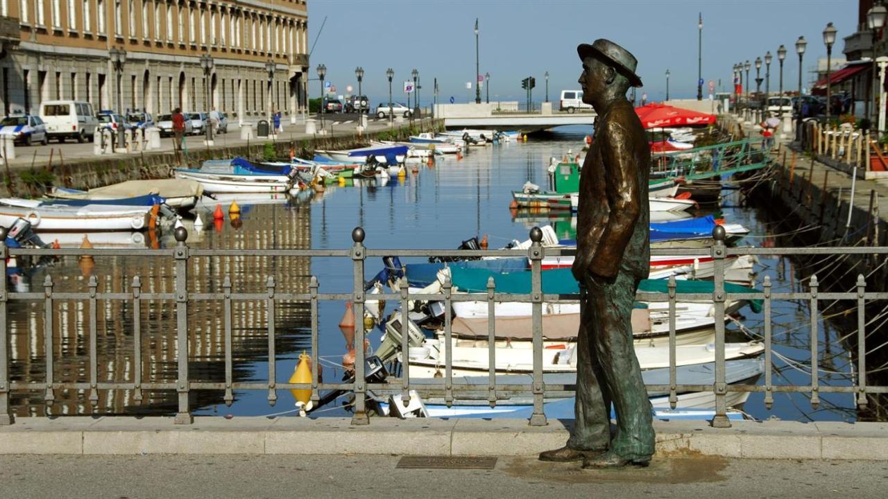 La Mansarda Delle Meraviglie B&B Superior Triest Zewnętrze zdjęcie