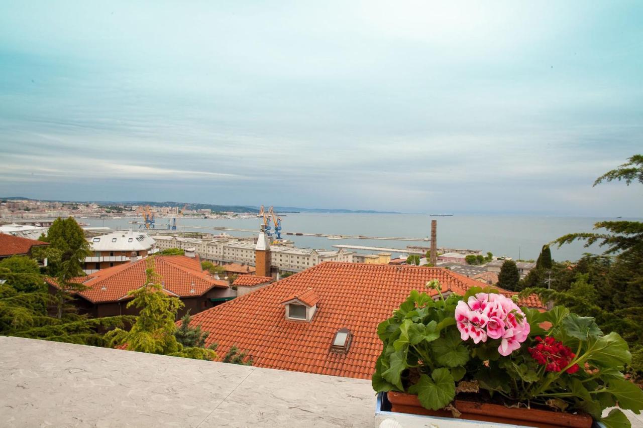 La Mansarda Delle Meraviglie B&B Superior Triest Zewnętrze zdjęcie