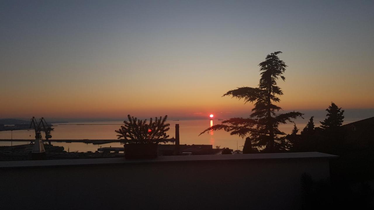 La Mansarda Delle Meraviglie B&B Superior Triest Zewnętrze zdjęcie