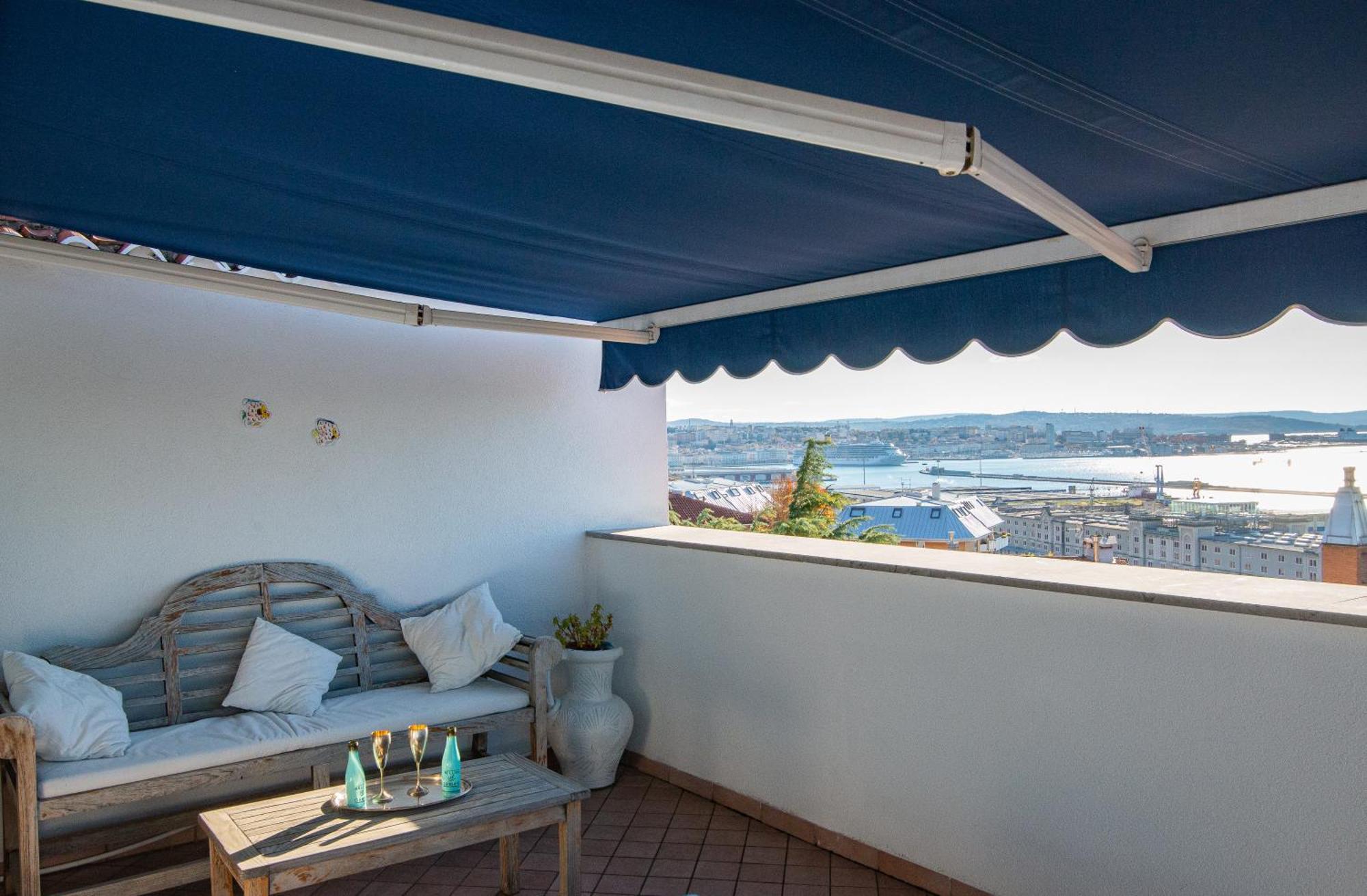 La Mansarda Delle Meraviglie B&B Superior Triest Zewnętrze zdjęcie