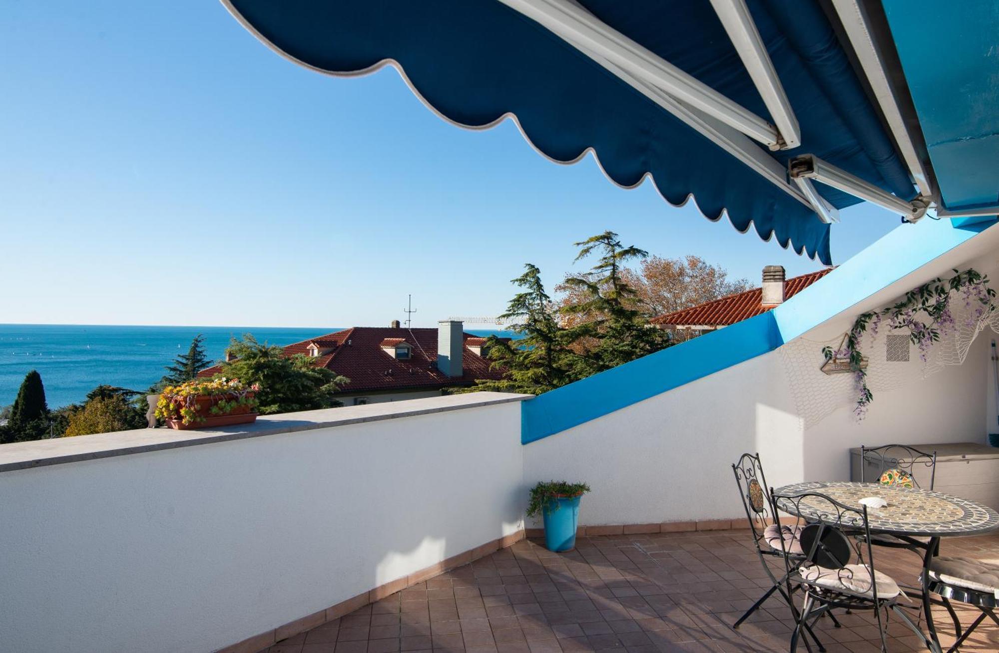 La Mansarda Delle Meraviglie B&B Superior Triest Zewnętrze zdjęcie